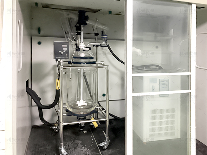 上?？婆d儀器與某公司合作