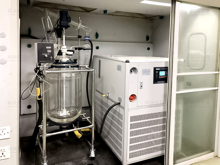 上?？婆d儀器與某公司合作